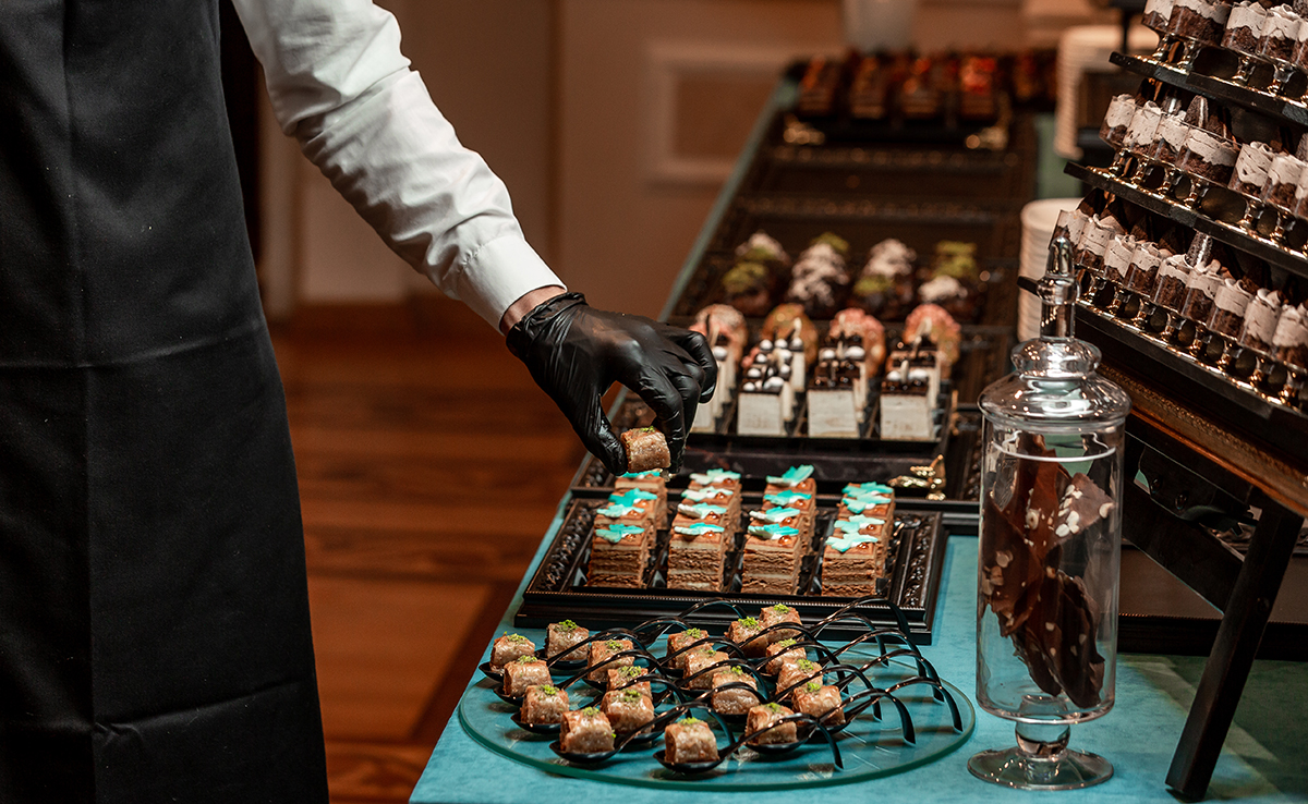 Traiteur arbre de Noël entreprise : goûter enfants, cocktail ou buffet !
