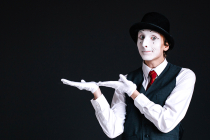 Mime suiveur pour soirée de Noël d'entreprise !