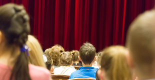 Spectacle enfants pour Arbre de Noël : choisissez le meilleur !