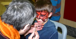 Maquillage spiderman pour petit garçon